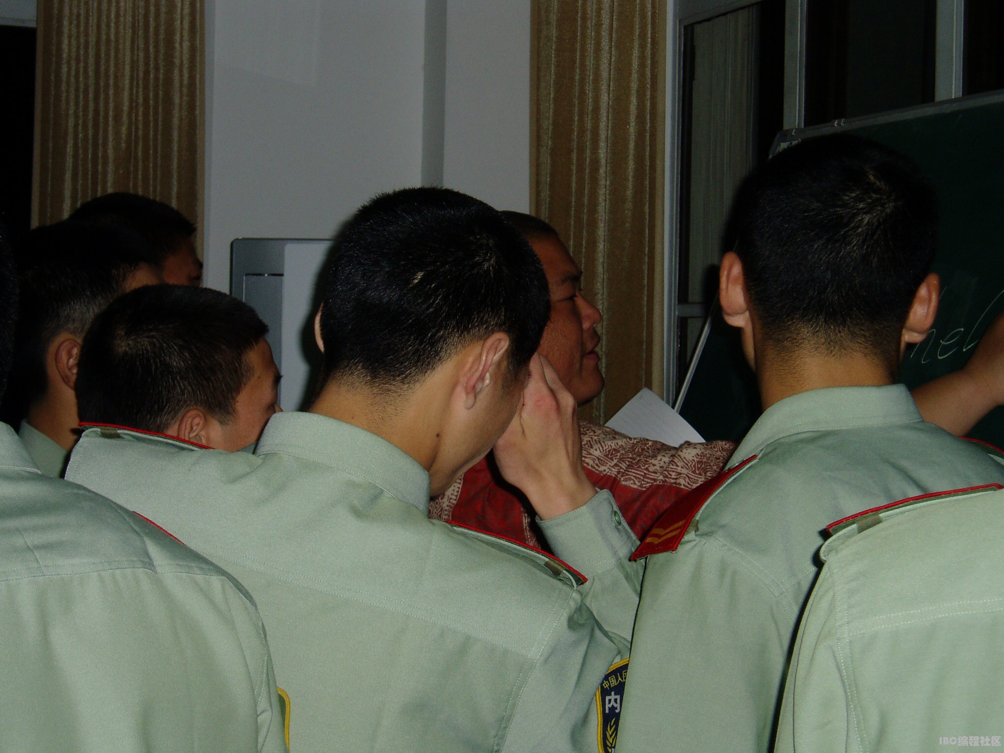 百度胖老师吧上海市公 安局轨道交通分局石宇玉老师求救  抖音快手百度贴吧百科图片视频知道搜索上海胖老师 ...