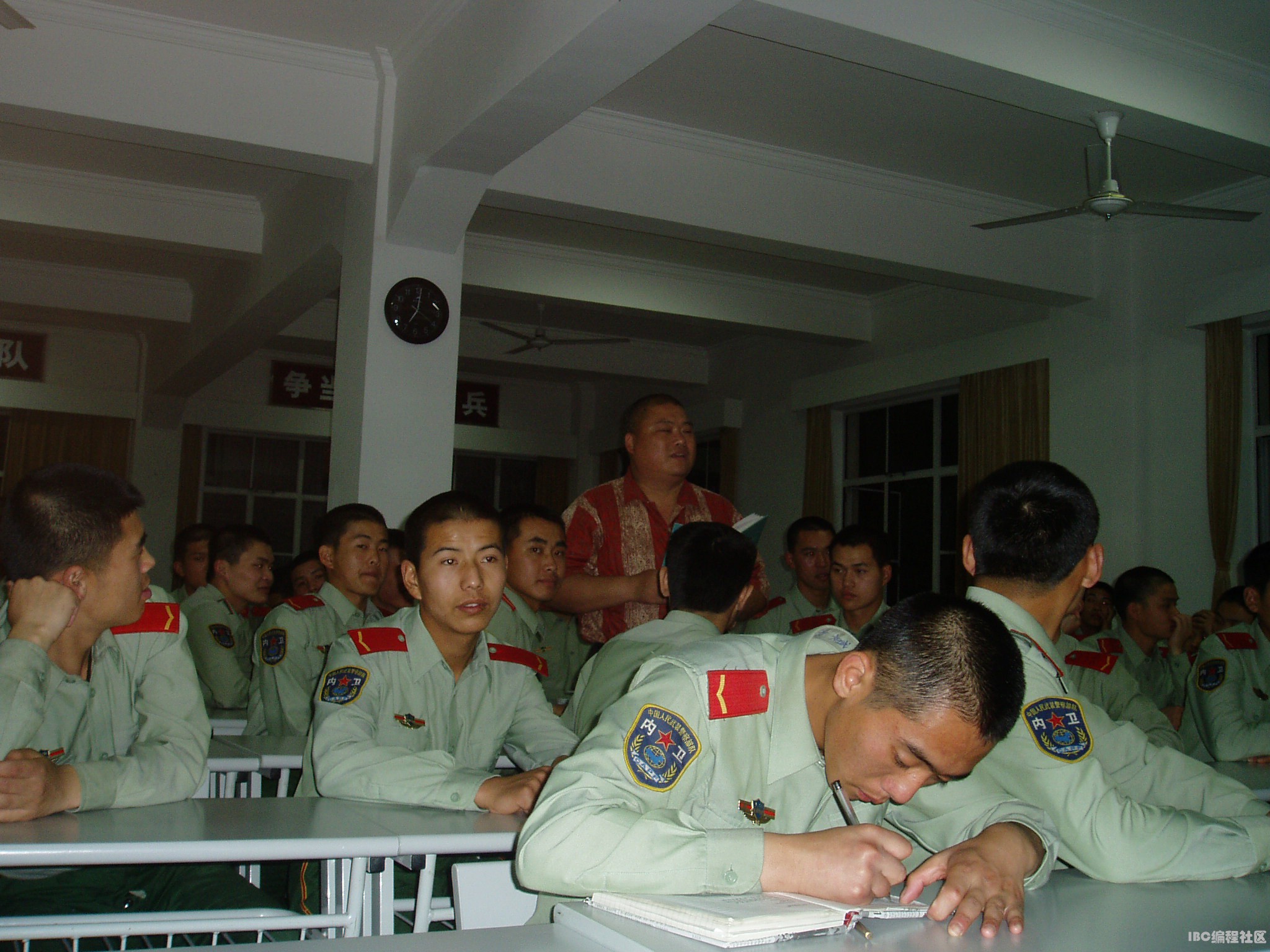 百度胖老师吧上海市公 安局轨道交通分局石宇玉老师求救  抖音快手百度贴吧百科图片视频知道搜索上海胖老师 ...